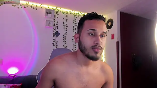 Raf brunette online show from 01/02/25, 12:57