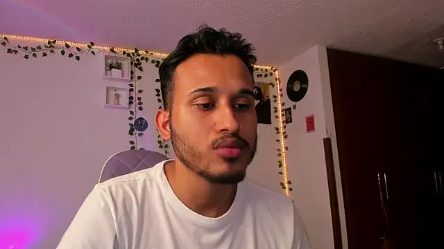 Raf brunette online show from 01/08/25, 12:58