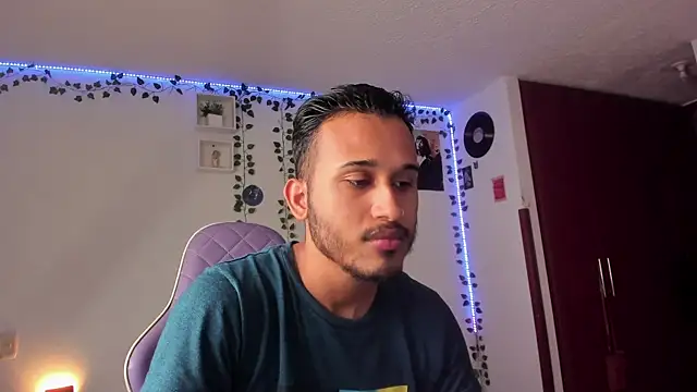 Raf brunette online show from 01/12/25, 10:02