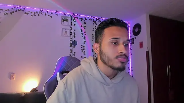 Raf brunette online show from 01/17/25, 10:33