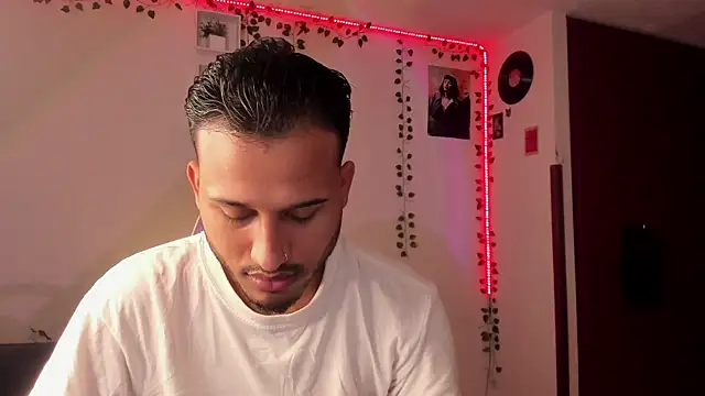 Raf brunette online show from 02/08/25, 11:44