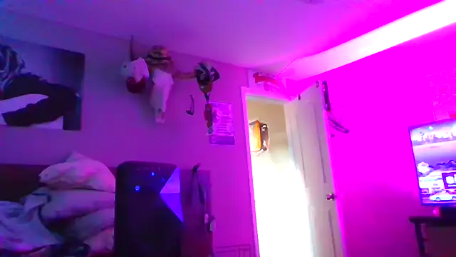 Snapshot of rickyslick123 chatting on 01/17/25, 10:23 rickyslick123 online show from 01/17/25, 10:23