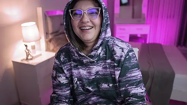 Camilaa bueno online show from 12/13/24, 02:32