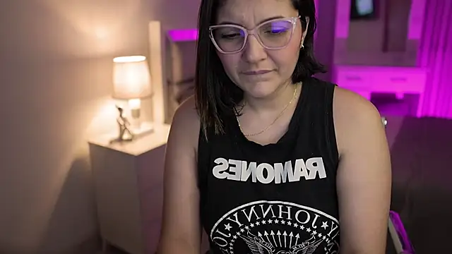 Camilaa bueno online show from 12/15/24, 01:24