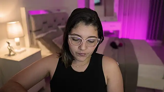 Camilaa bueno online show from 12/30/24, 01:48