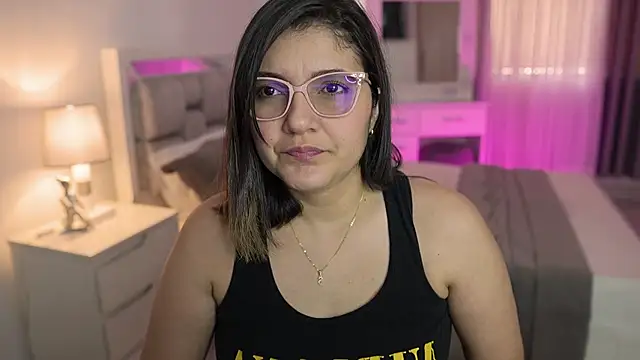 Camilaa bueno online show from 01/01/25, 05:55