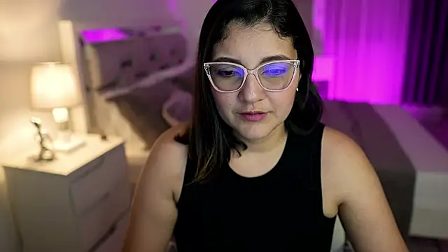 Camilaa bueno online show from 02/13/25, 12:46