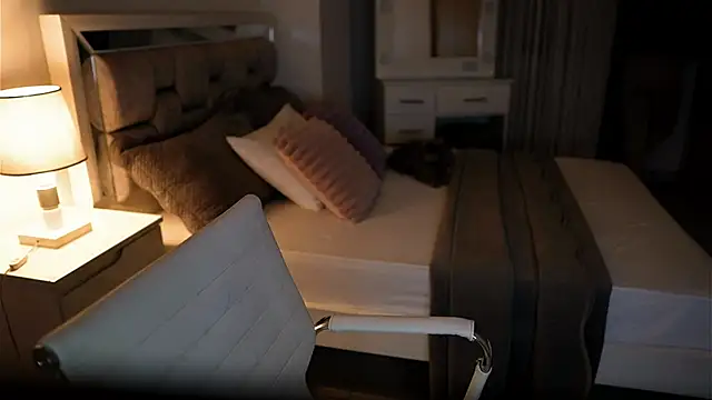 Camilaa bueno online show from 09/23/25, 04:15