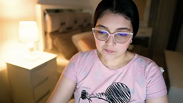 Camilaa bueno online show from 11/21/25, 10:52