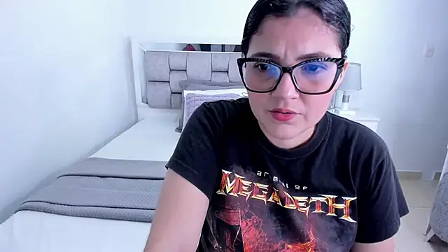 Snapshot of Camilaa_bueno chatting on 07/03/26, 02:07 Camilaa bueno online show from 07/03/26, 02:07