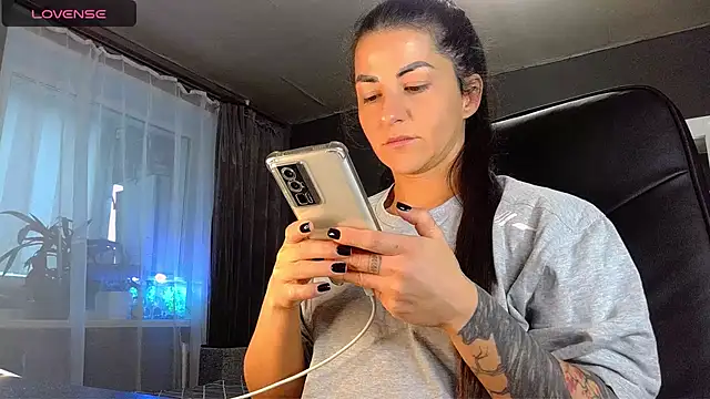 Aria Dl online show from 01/28/25, 12:43