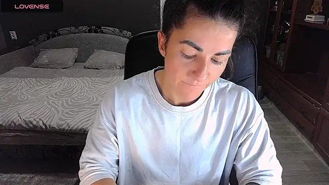 Aria Dl online show from 11/04/25, 05:34