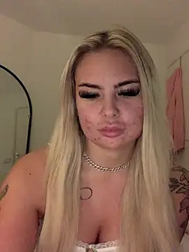 Snapshot of UKJuicyPrincess chatting on 12/22/24, 06:26 UKJuicyPrincess online show from 12/22/24, 06:26