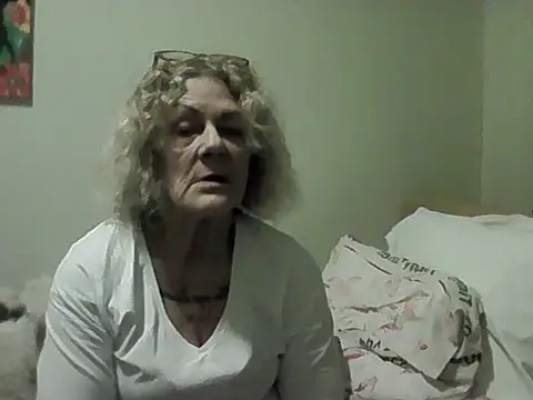 housewife shantie online show from 03/08/26, 07:28