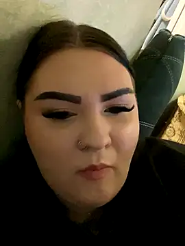 Snapshot of Viktoria2828 chatting on 11/15/25, 04:36 Viktoria2828 online show from 11/15/25, 04:36