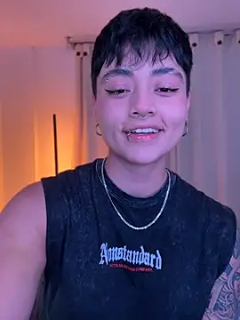 Snapshot of Chriss_gomez2 chatting on 06/11/26, 06:11 Chriss gomez2 online show from 06/11/26, 06:11