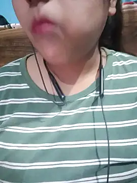 Snapshot of Love-Veronica chatting on 07/17/26, 01:40 Love-Veronica online show from 07/17/26, 01:40