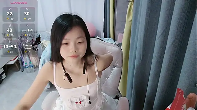 Lena-yyds online show from 10/06/25, 02:03