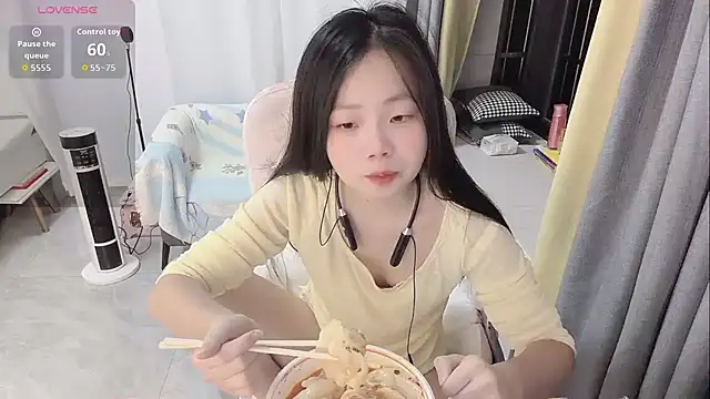 Lena-yyds online show from 11/11/25, 07:47