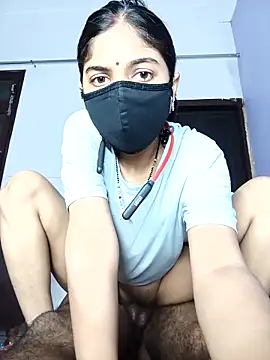 Snapshot of Amzing-Couple chatting on 10/16/25, 06:53 Amzing-Couple online show from 10/16/25, 06:53