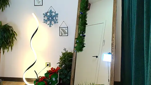 Snapshot of Ver_0nika chatting on 12/16/24, 11:33 Ver 0nika online show from 12/16/24, 11:33