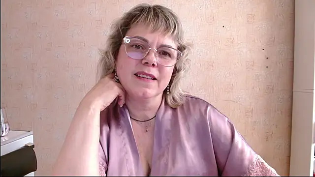 Snapshot of sweetsunset11 chatting on 05/04/26, 01:40 sweetsunset11 online show from 05/04/26, 01:40