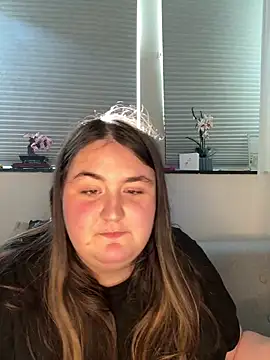 hotiee online show from 04/01/26, 02:03