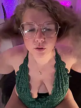 CurvyAnonymousGirl89 online show from 02/11/26, 05:07