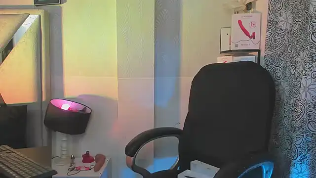 natacha  black  online show from 02/19/25, 12:46