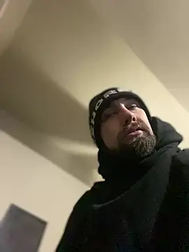 Snapshot of Fuckboy4public chatting on 12/25/24, 10:59 Fuckboy4public online show from 12/25/24, 10:59