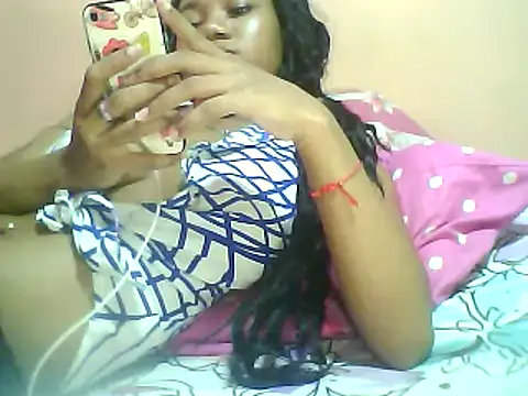 Snapshot of Fariana01 chatting on 01/28/25, 03:25 Fariana01 online show from 01/28/25, 03:25