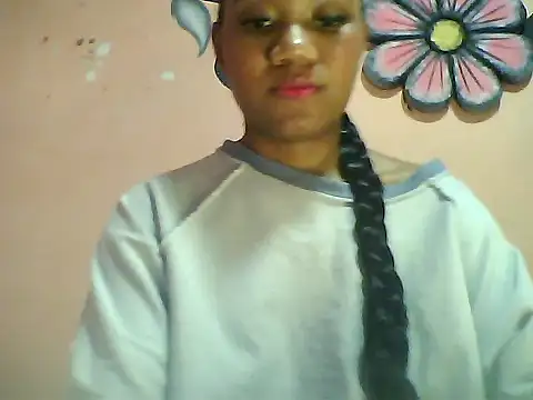 Snapshot of Fariana01 chatting on 02/10/25, 02:41 Fariana01 online show from 02/10/25, 02:41