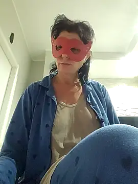 Vagabondainnamorata online show from 11/25/25, 03:50