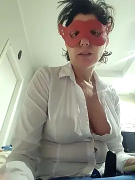 Vagabondainnamorata online show from 04/18/26, 03:54