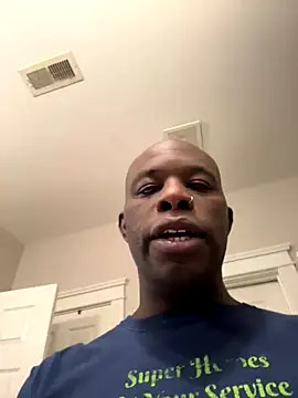 Snapshot of Bignc chatting on 10/08/25, 01:03 Bignc online show from 10/08/25, 01:03