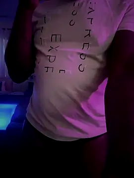 Snapshot of Bignc chatting on 10/16/25, 06:09 Bignc online show from 10/16/25, 06:09