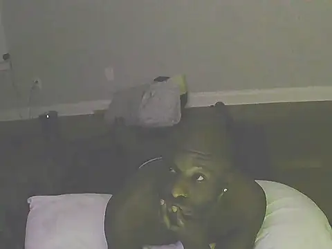 Snapshot of Bignc chatting on 11/25/25, 02:22 Bignc online show from 11/25/25, 02:22