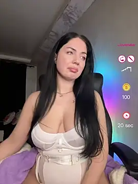 BellaaNoir online show from 04/29/26, 07:53