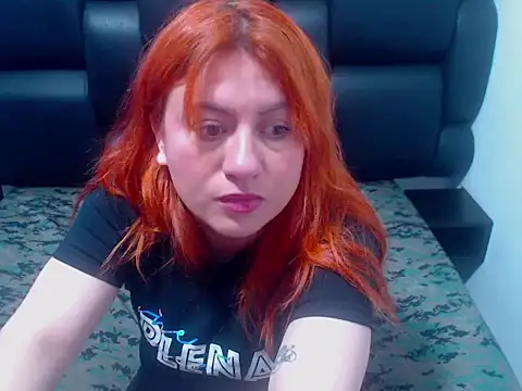 Snapshot of XxMiaSexxyHotxX chatting on 10/17/25, 02:08 XxMiaSexxyHotxX online show from 10/17/25, 02:08