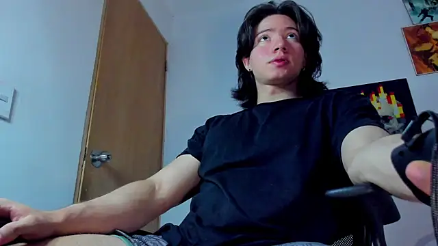 AngelBennet  online show from 10/31/25, 12:11