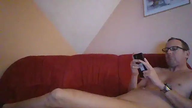 Snapshot of nacktchiller1076 chatting on 03/14/25, 07:23 nacktchiller1076 online show from 03/14/25, 07:23