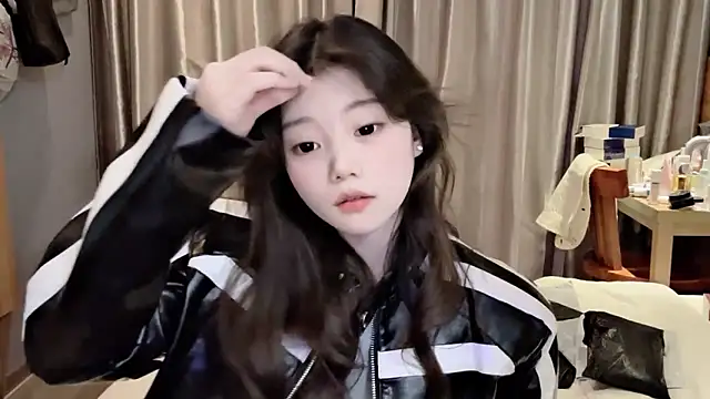 yangyang-1115 online show from 02/28/25, 09:47