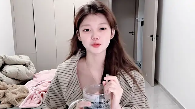 yangyang-1115 online show from 10/10/25, 04:33