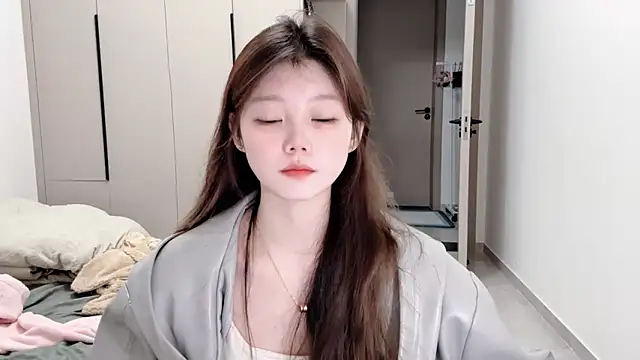 yangyang-1115 online show from 10/15/25, 04:12