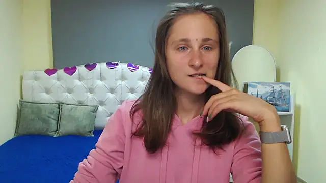 MichelLeee online show from 09/12/25, 11:21