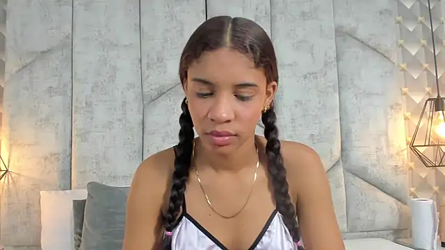 AshleyHill2 online show from 02/03/26, 06:22