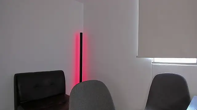 Snapshot of andrewChris_ chatting on 10/02/25, 04:14 andrewChris  online show from 10/02/25, 04:14