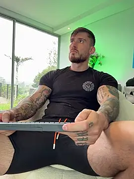 DimitriSullivan  online show from 11/20/25, 05:56