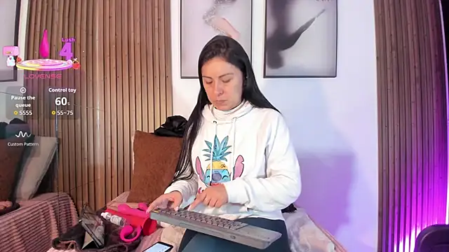 Ella Rousse online show from 11/15/25, 02:24