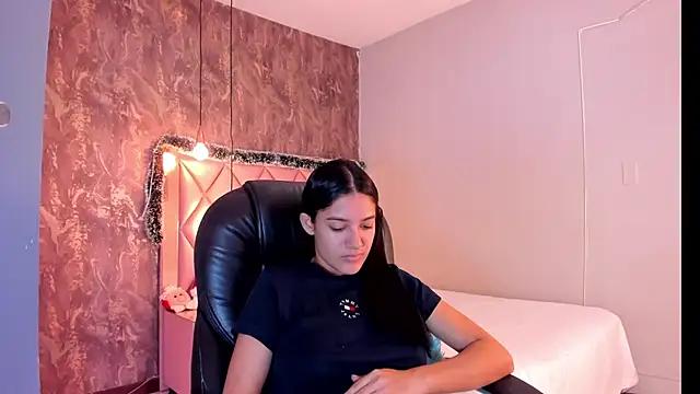 SKYLERWHIITEE online show from 12/21/24, 06:09